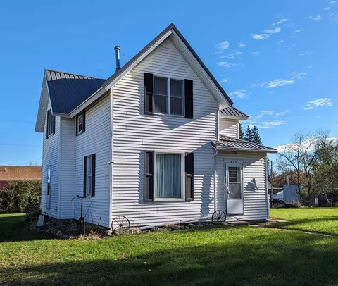 413 Main St, Chester, IA 52134