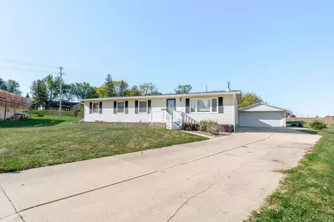 214 Celeste St, Hudson, IA 50643