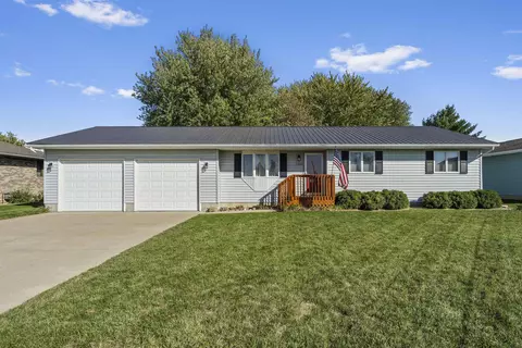 1315 3rd St, Jesup, IA 50648
