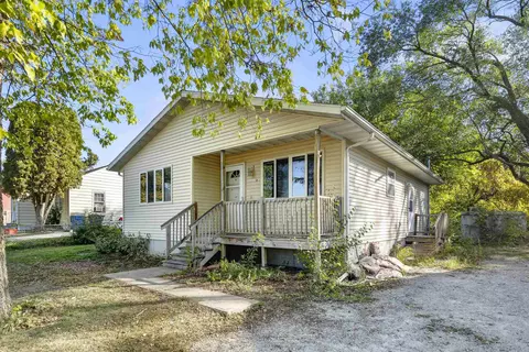 2008 Clearview St, Waterloo, IA 50707