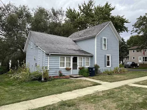 401 Day St, Parkersburg, IA 50665