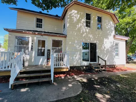 620 Center St, Plainfield, IA 50666