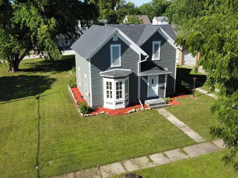 312 W 5th St, Sumner, IA 50674