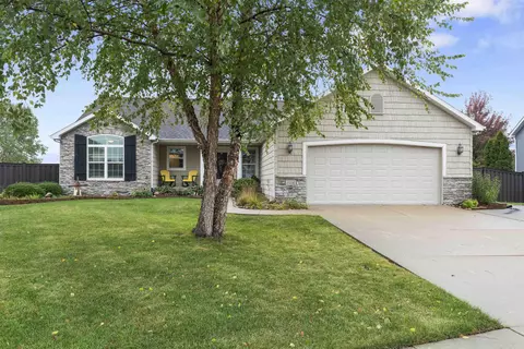 2516 Covey Ct, Cedar Falls, IA 50613