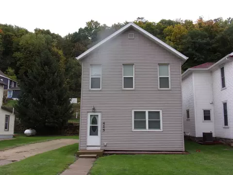 425 Main St, Mcgregor, IA 52157