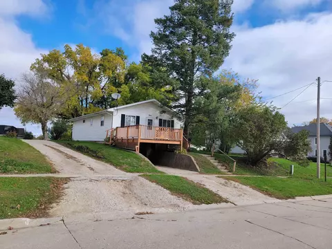 305 E Main St, West Union, IA 52175