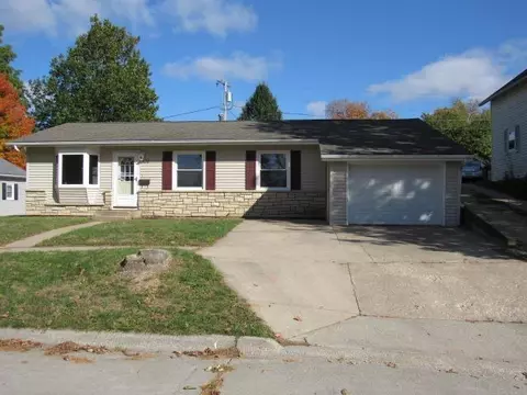 309 S Ford St, Anamosa, IA 52205
