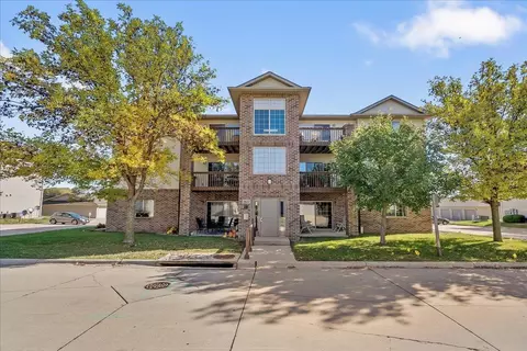 3633 Pheasant Ln #3, Waterloo, IA 50701