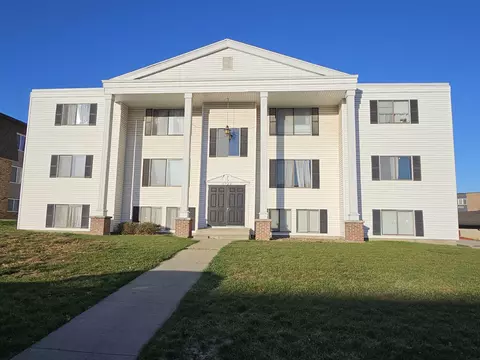 3728 W 9th St, Waterloo, IA 50702