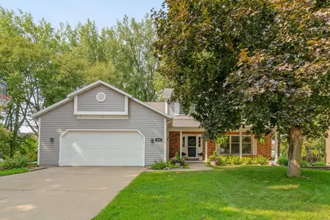 875 Maucker Rd, Cedar Falls, IA 50613
