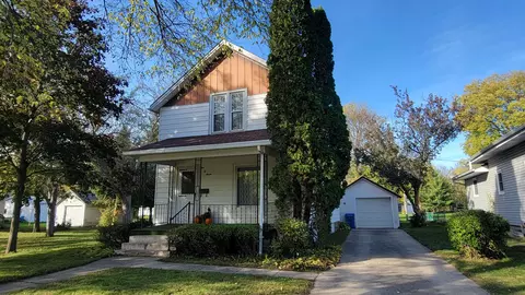 507 17th Ave, Charles City, IA 50616