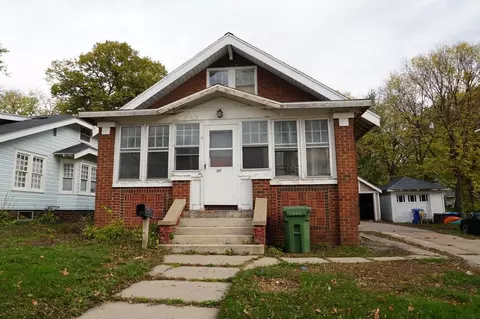 207 4th Ave, Charles City, IA 50616