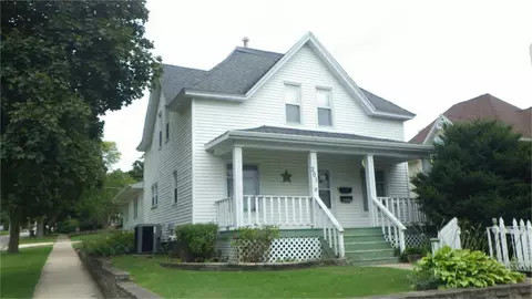 201 5th Ave SE, Oelwein, IA 50662
