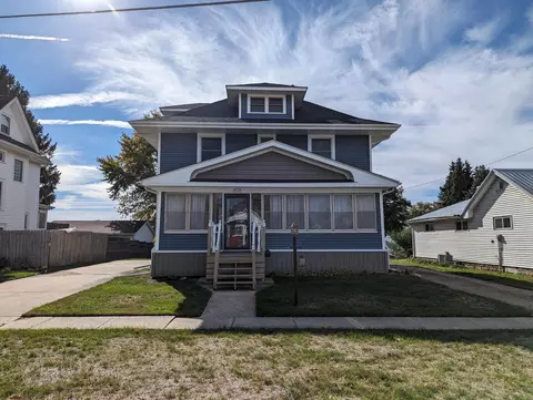 404 I Ave, Grundy Center, IA 50638