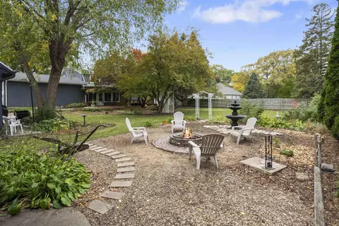 325 Cornwall Ave, Waterloo, IA 50702 photo 28