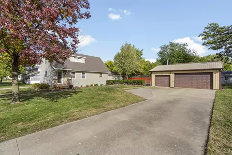 720 Commercial St, La Porte City, IA 50651