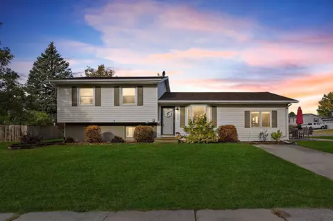 1408 Edgewood Dr, Waterloo, IA 50701