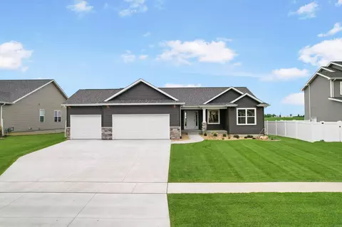 1440 Partridge Ln, Waterloo, IA 50701