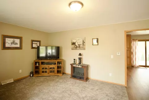 310 5th St, Readlyn, IA 50668 photo 2