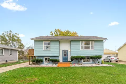 1219 Edgewood Dr, Waterloo, IA 50701