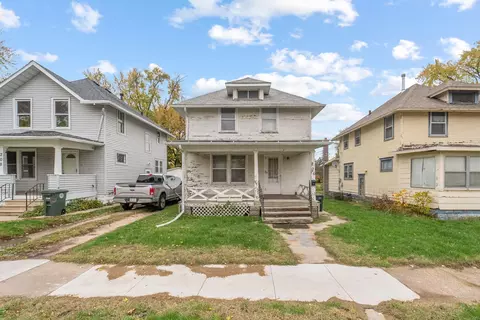 206 Summit Ave, Waterloo, IA 50702
