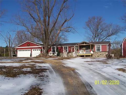 406 Cass St, Volga, IA 52077