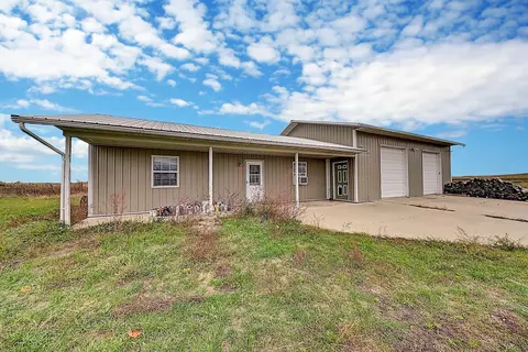 2532 55th St, Vinton, IA 52349