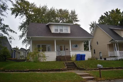 37 6th Ave SE, Oelwein, IA 50662