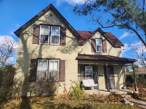 806 Fifth Ave, Decorah, IA 52101