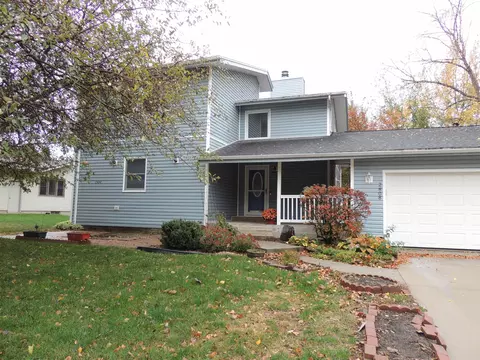 2808 Apollo St, Cedar Falls, IA 50613 photo 2