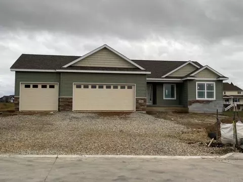 4511 Granite Ridge Rd, Cedar Falls, IA 50613