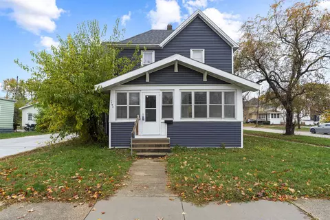 1103 State St, Cedar Falls, IA 50613