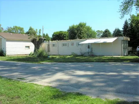 107 S West St, Carpenter, IA 50426