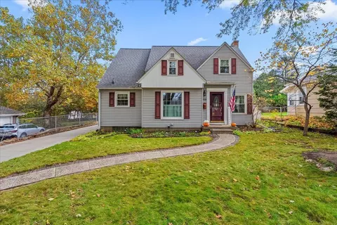 133 Hampshire Rd, Waterloo, IA 50701