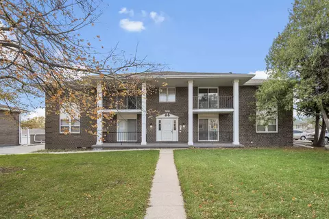 766 Russell Rd #3, Waterloo, IA 50701