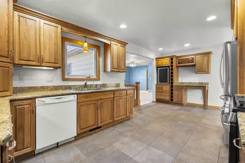 121 Lowder Rd, Waterloo, IA 50703 photo 7