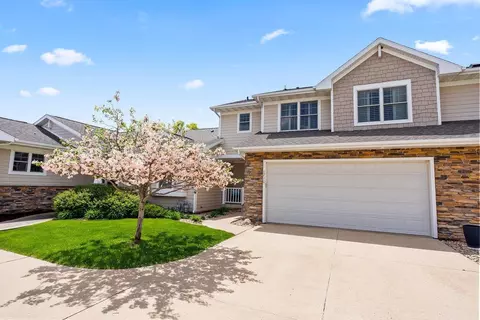 1710 Whispering Pines Cir, Cedar Falls, IA 50613
