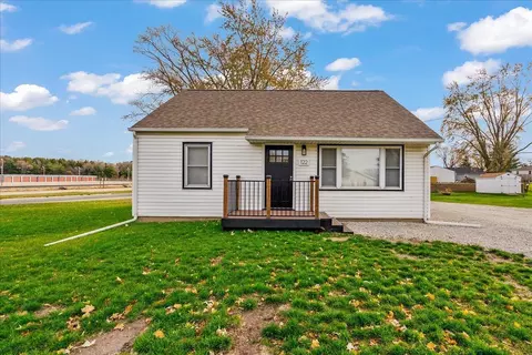 122 Gilbertville Rd, Elk Run Heights, IA 50707