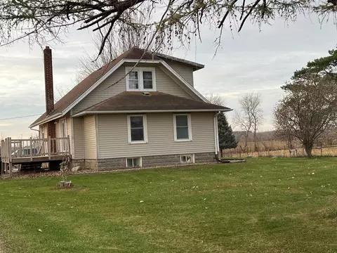 1066 238th St, Shell Rock, IA 50670