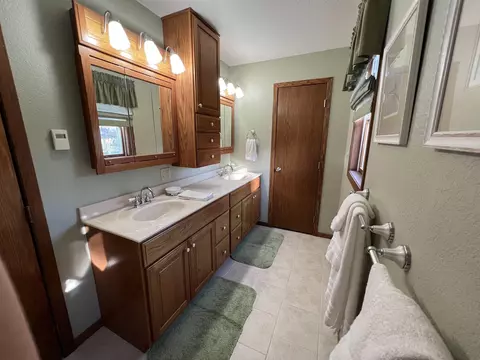 402 Pine Crest Dr, Decorah, IA 52101 photo 10