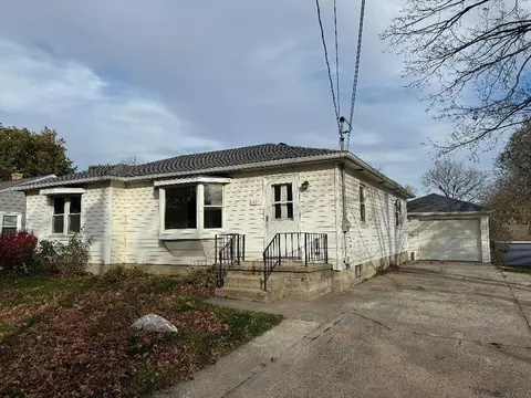 1551 W 11th St, Waterloo, IA 50702