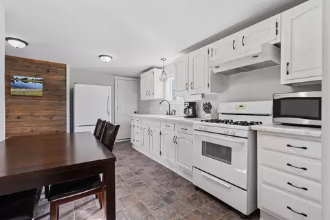 301 Cedar St, La Porte City, IA 50651