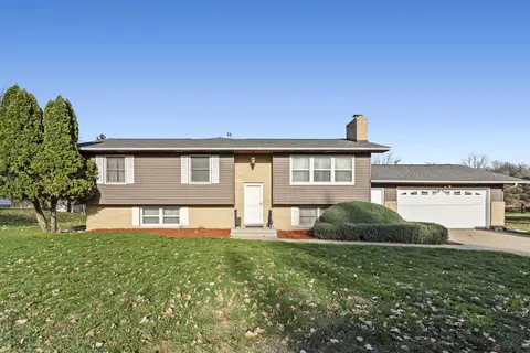 535 Warren Dr, Waterloo, IA 50703