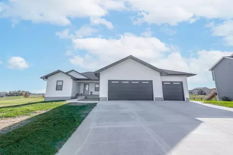 203 Grouse Dr, Hudson, IA 50643