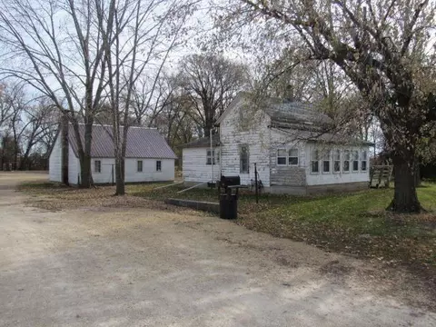 1055 S Main St, Monticello, IA 52310