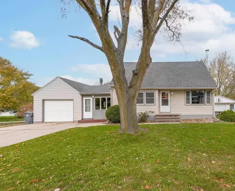 1922 Maynard Ave, Waterloo, IA 50701