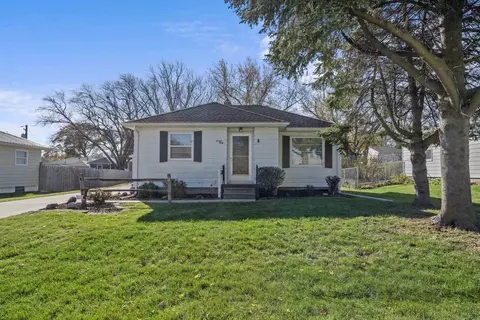 1630 Glenny Ave, Waterloo, IA 50702