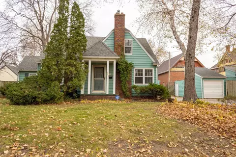 111 South St, Waterloo, IA 50701