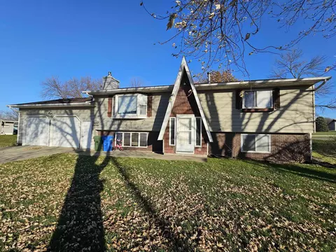 307 S Chestnut St, Lawler, IA 52154