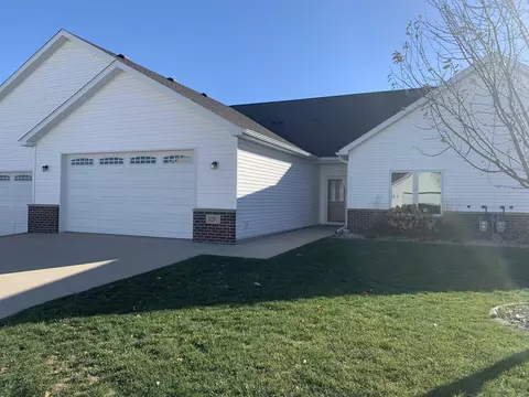 529 Autumn Ln #C, Cedar Falls, IA 50613
